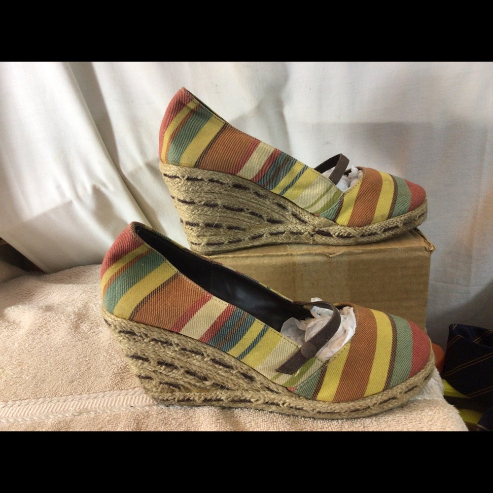 Woman’s Sz 7.5 DEXTER Mary Jane Canvas Wedges